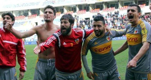 Kayserispor Seyircisiyle Bütünleşti