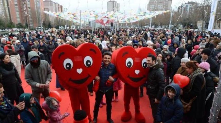 Beylikd&uuml;z&uuml;'nde Renkli Kutlama