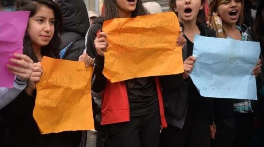 Vahşete Kız &Ouml;ğrenciler Isyan Etti, Idam Istedi