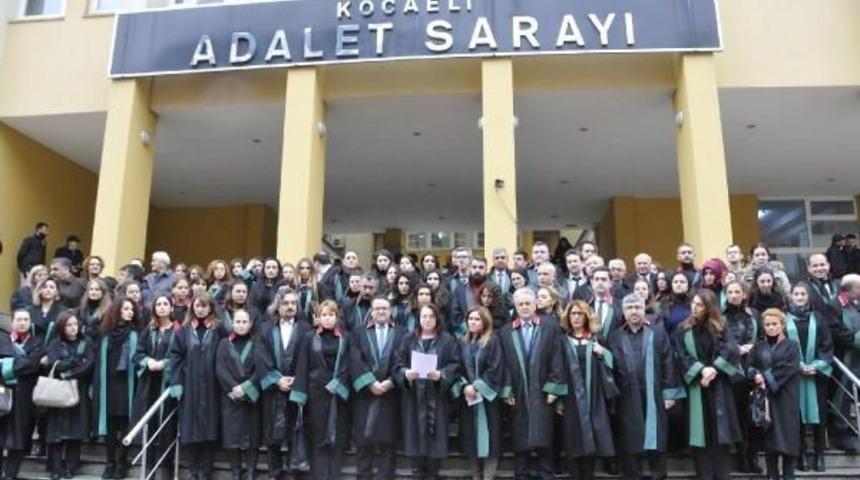 Kocaeli Barosu Avukatları, Kadına Y&ouml;nelik Şiddeti Protesto Etti