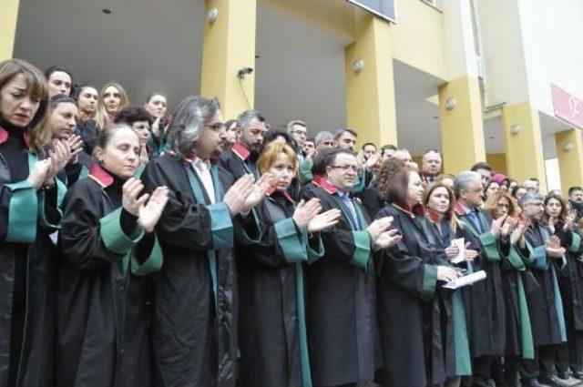 Kocaeli Barosu Avukatları, Kadına Yönelik Şiddeti Protesto Etti