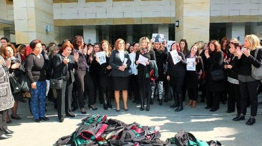 Antalyalı Avukatlar &Ouml;zgecan İ&ccedil;in C&uuml;bbelerini &Ccedil;ıkardı