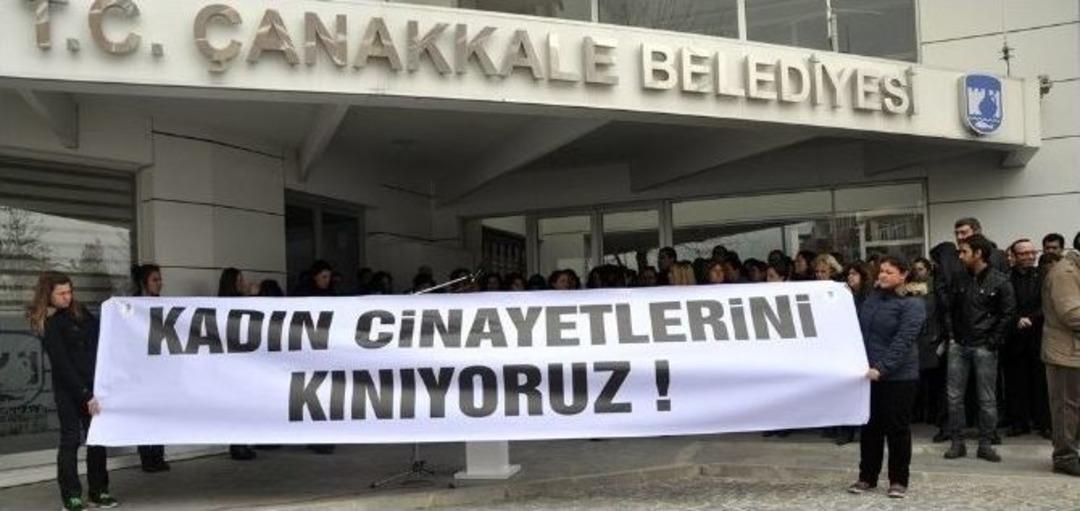 &Ccedil;anakkale Belediyesi &Ccedil;alışanları Kadın Cinayetlerini Kınadı