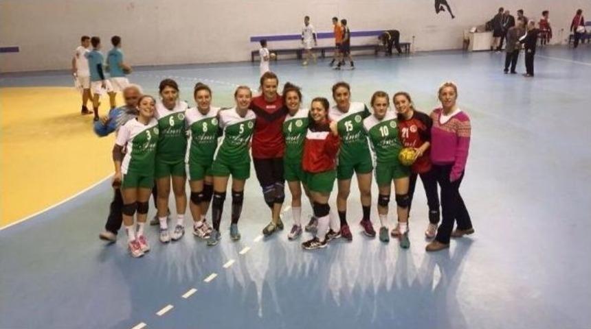 Urla&rsquo;daki Takımların Galibiyetleri Taraftarları Memnun Etti