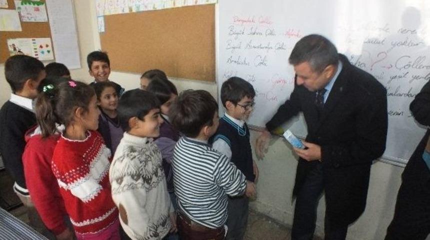 Malazgirt&rsquo;te Okul S&uuml;t&uuml; Dağıtımı