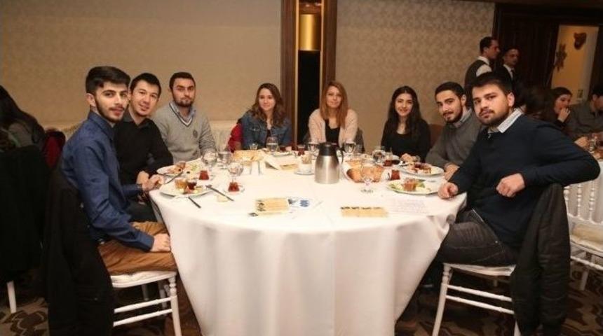 &Uuml;niversitelilere İş Hayatına Hazırlık Eğitimi