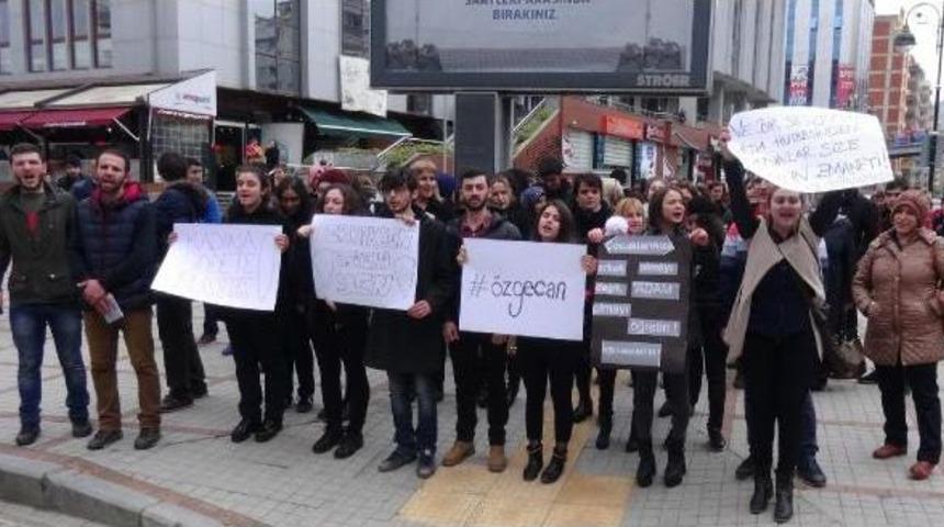 Rize&rsquo;De &Ouml;zgecan Cinayetine Ske&ccedil;li Protesto