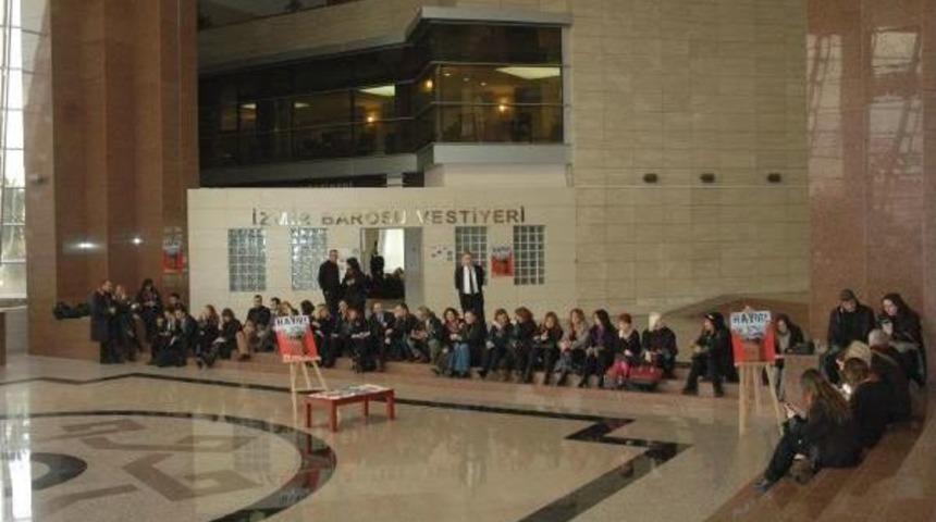 Avukatlardan, İ&ccedil; G&uuml;venlik Paketi'ne Tepki Eylemi