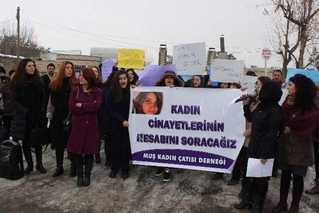 Özgecan’ın Öldürülmesi Muş’ta Protesto Edildi