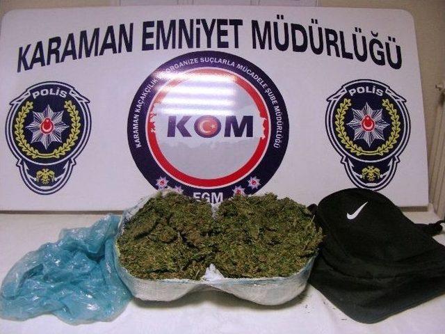 Sırt Çantasından 2 Kilo Esrar Çıktı