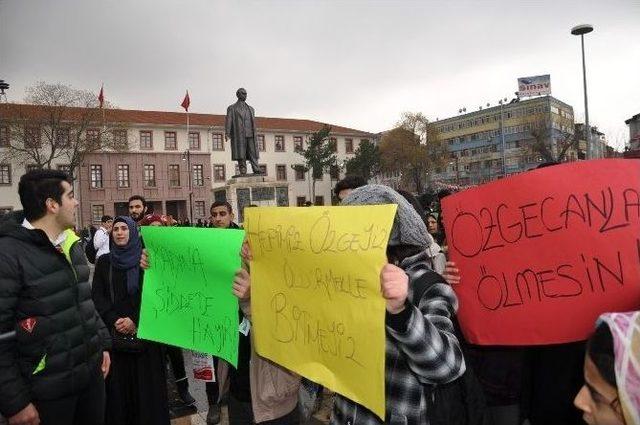 Liseli Öğrencilerden Özgecan Eylemi