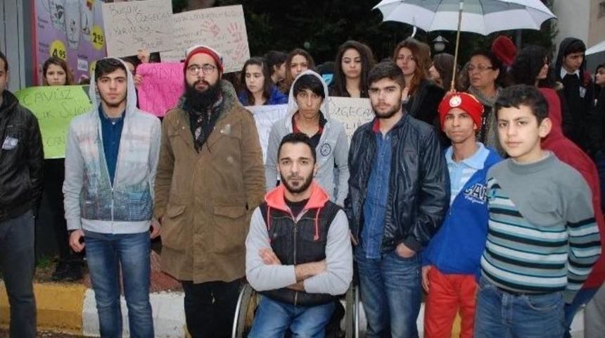 Engelli Gen&ccedil;ten &Ouml;zgecan Cinayetine Tepki