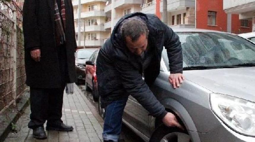 İzmit'te 20'ye Yakın Aracın Lastikleri Kesilerek Patlatıldı