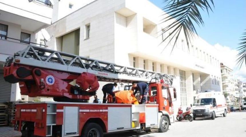 Fare Zehri I&ccedil;ti, Adliyeden Atlamak Istedi