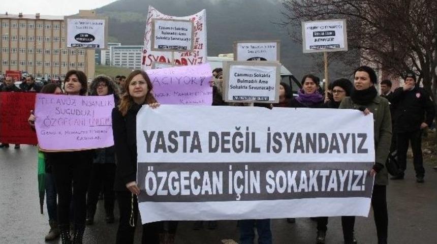 Om&uuml;&rsquo;l&uuml; &Ouml;ğrenciler &rsquo;&ouml;zgecan&rsquo; İ&ccedil;in Y&uuml;r&uuml;d&uuml;