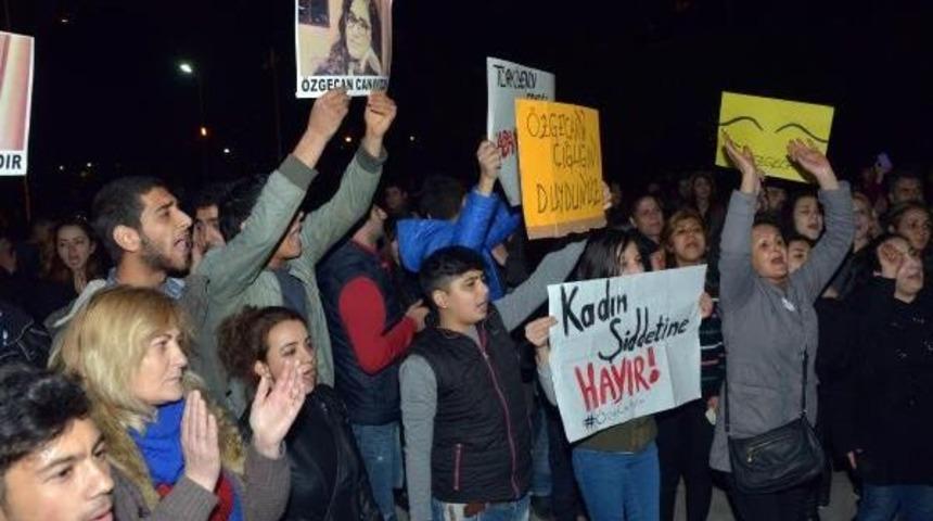 Mersin'de Öğrenciler Okuldan Önce Özgecan Cinayetini Protesto Etti (4)