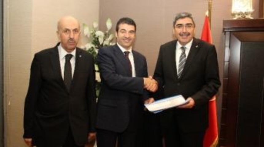 Sadık Karakan, Ak Parti&rsquo;den Milletvekilliği Aday Adaylığı Başvurusunu Yaptı