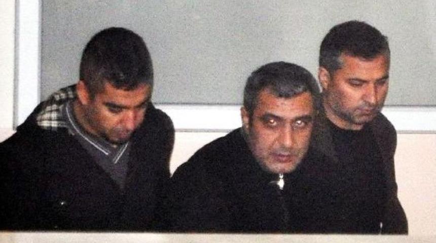 Dans&ouml;z&uuml;n Katil Zanlısı, Erkek Arkadaşı &Ccedil;ıktı