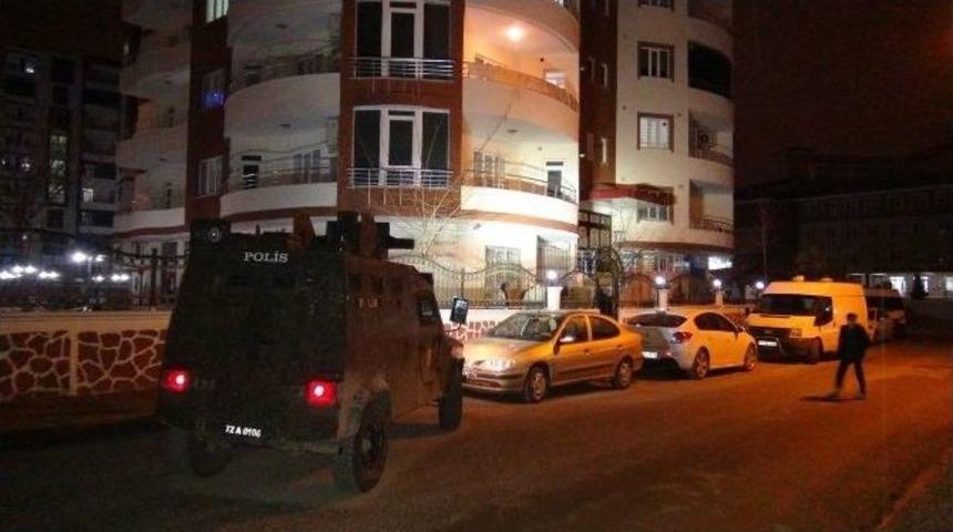 Batman&rsquo;da Binaya Molotof Kokteyli Atıldı