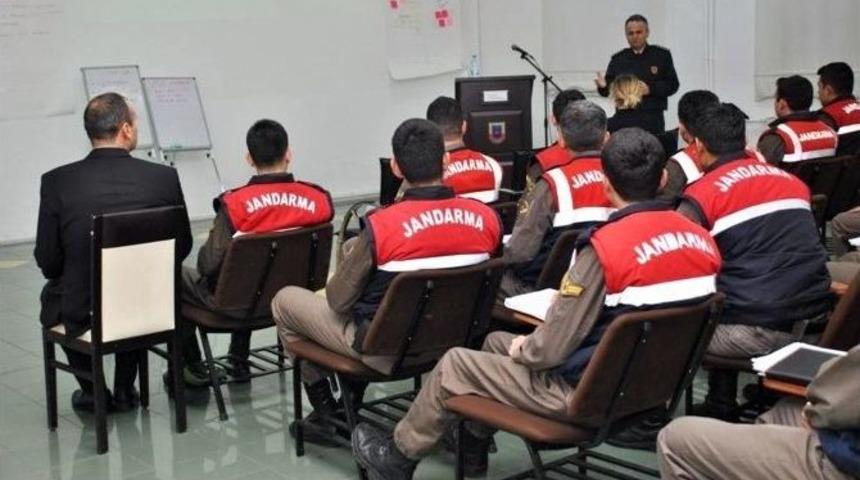 Jandarmaya Kadına Y&ouml;nelik Aile İ&ccedil;i Şiddetin &Ouml;nlenmesi Eğitimi