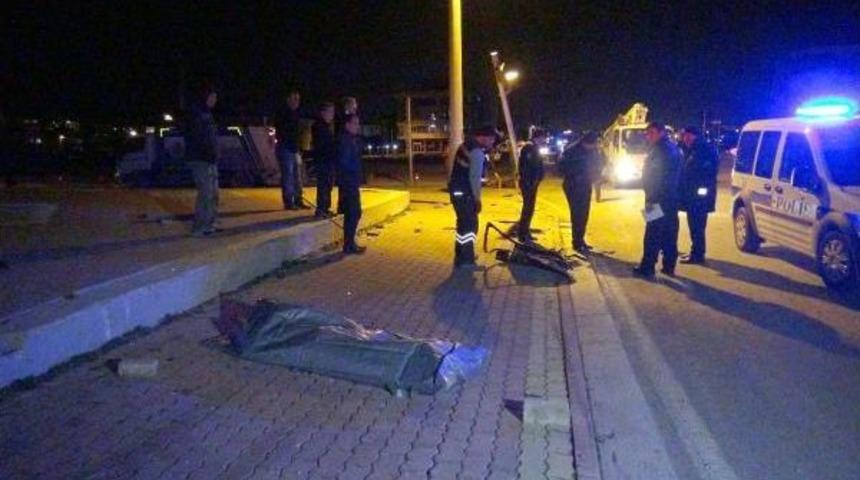 Konya'da Kaza: 1 &Ouml;l&uuml; 3 Yaralı