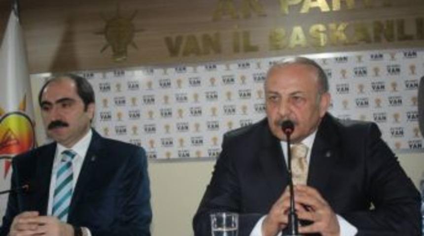 Eski Vekil Aday Adaylık Başvurusunu Yaptı