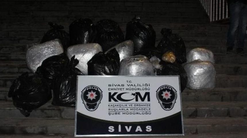 Sivas&rsquo;ta 174 Kilo Esrar Ele Ge&ccedil;irildi