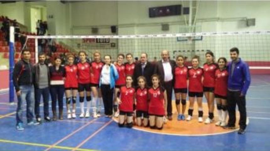 Van B&uuml;y&uuml;kşehir Kadın Voleybol Takımı 3. Lig&rsquo;e &Ccedil;ıktı
