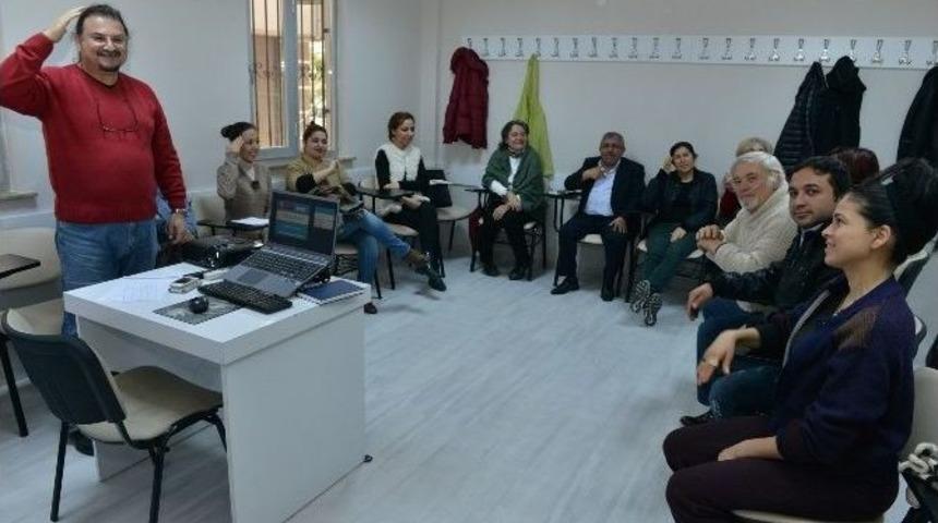 Konyaaltı&rsquo;nda İşaret Dili Kursu B&uuml;y&uuml;k İlgi G&ouml;r&uuml;yor