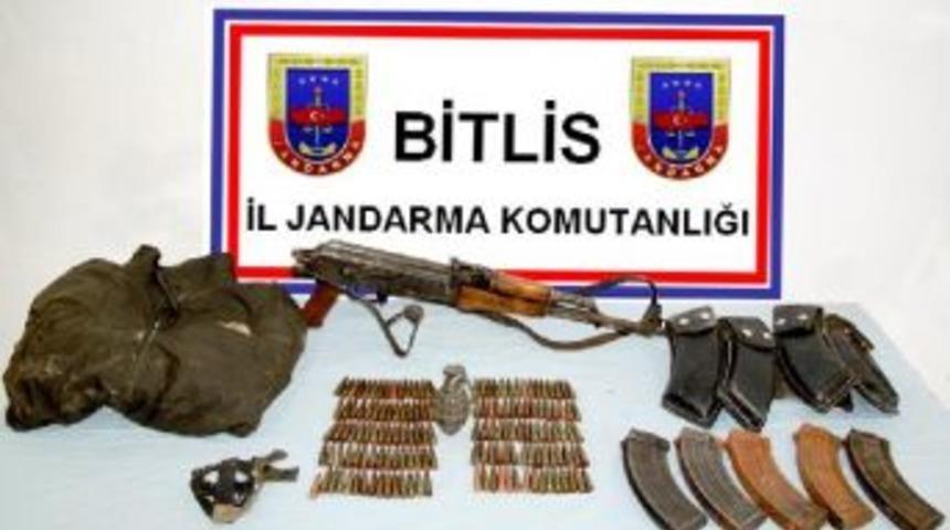 Bitlis'te 1 Pkk'lı Teslim Oldu