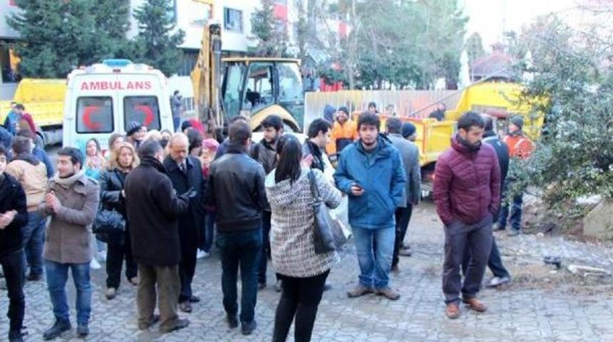 &Uuml;niversitede Minib&uuml;s Durağı Gerginliği