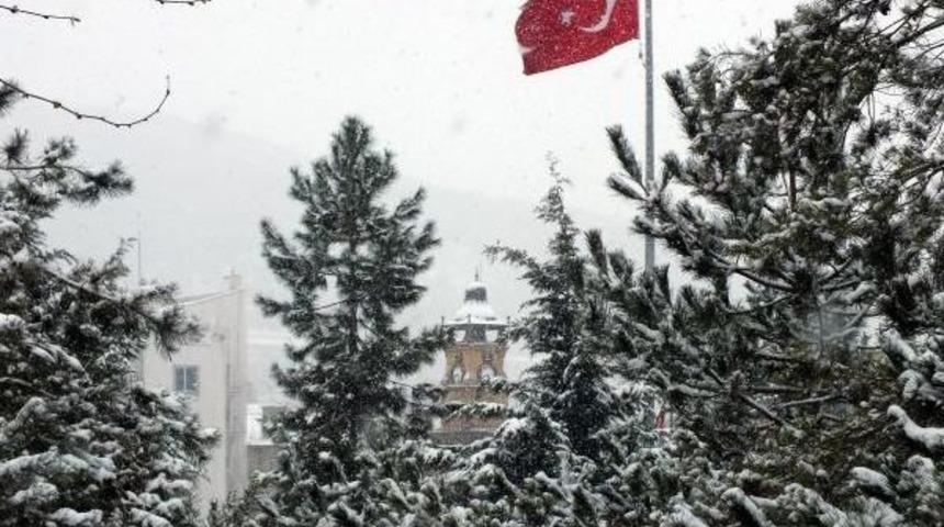 Kar Pazara Yağdı, K&ouml;yl&uuml; Satış Yapamadı