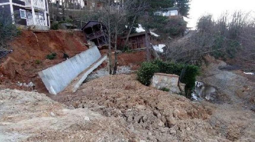 Sapanca'da Heyelan Y&uuml;z&uuml;nden 5 Yıldızlı Otel Inşaatı Yıktırıldı