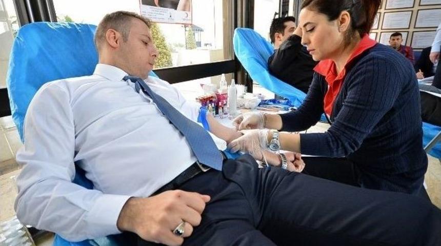T&uuml;rkiye Kan Bağışında Gelişmiş &Uuml;lkelerin Gerisinde