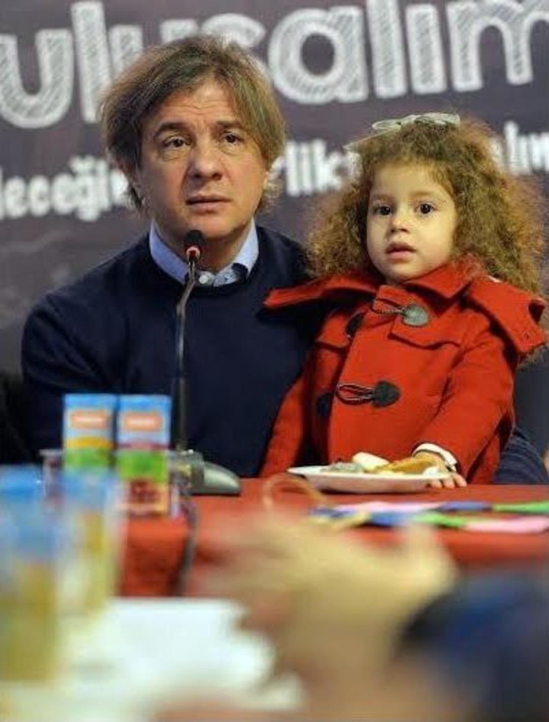 &Ouml;zgecan Aslan&rsquo;ın İsmi Beyoğlu&rsquo;nda Yaşayacak