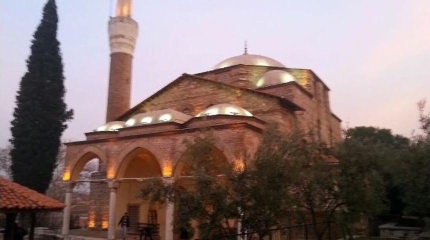 Tarihi Camiye B&uuml;y&uuml;kşehir Eli Değdi