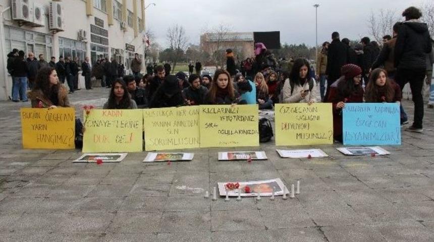 &Uuml;niversitede &Ouml;zgecan Eyleminde Gerginlik