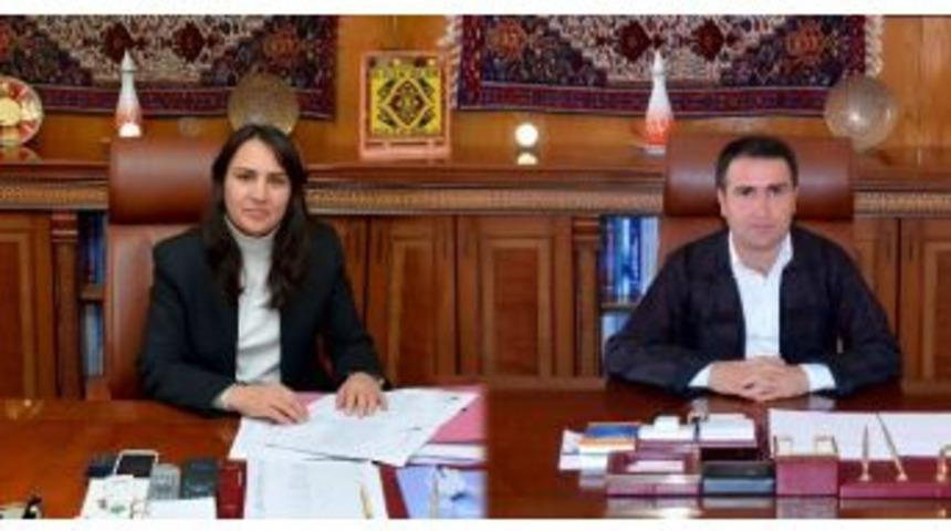 Eş Başkanlardan Özgecan İçin Taziye Mesajı