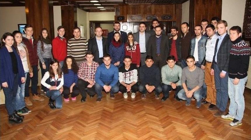 B&uuml;y&uuml;kşehir Kağıtspor&rsquo;un Liderleri Yetişiyor