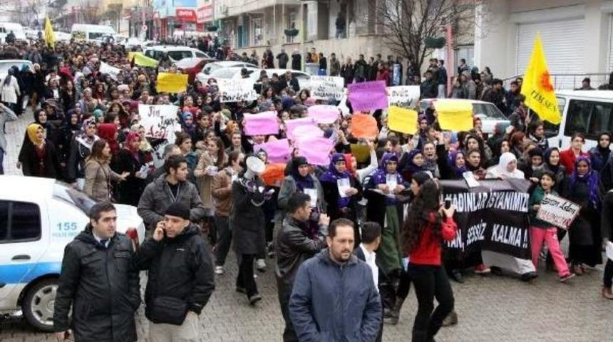 Siverek'te Dbp'li Kadınlardan Özgecan Yürüyüşü