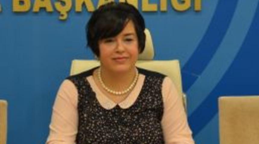 M&uuml;hendis Oya Karaoğlan, Ak Parti Aday Adayı