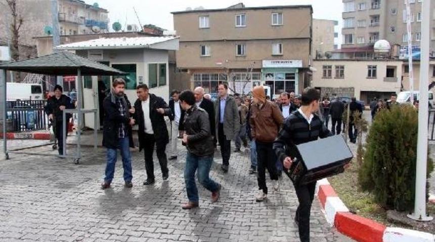 Şırnak'ta Hdp Ve Dbp'liler G&ouml;zaltı Protestosu