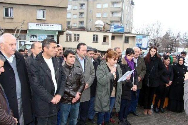 Şırnak'ta Hdp Ve Dbp'liler Gözaltı Protestosu