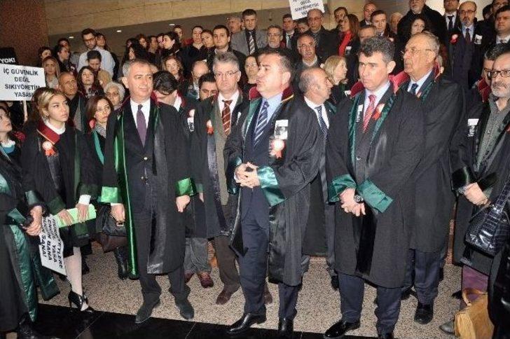 Avukatlardan Adliye İçerisinde Oturma Eylemi G4