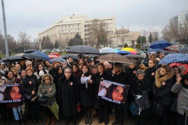 Gaziantep’Te Kadınlardan Özgecan Protestosu