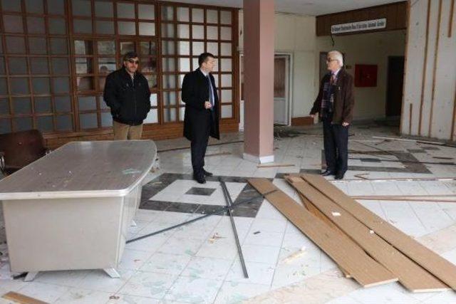 Samsun'da Okul Yerine Cami Yapılması Kararı Iptal Oldu, Veliler 48 Yıllık Okulu Geri Istedi