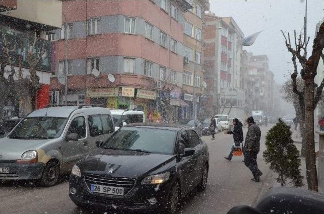 Eskişehir&rsquo;de Aniden Bastıran Kar Yağışı Ve Fırtına