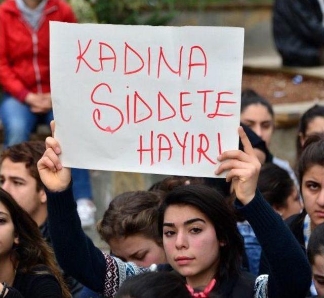 Adana'da Özgecan Protestoları Sürüyor