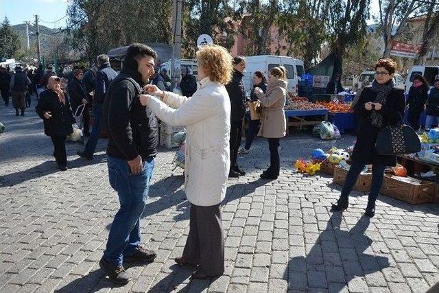 Özgecan, Foça’da Da Unutulmadı