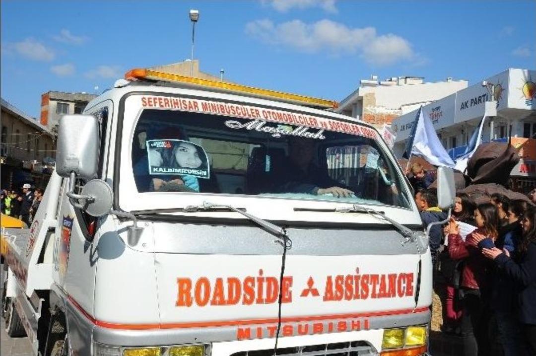 Minib&uuml;s Şof&ouml;rleri &Ouml;zgecan İ&ccedil;in Eylemde